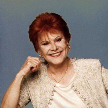 El amor tiene un duende que ríe, que enciende, que crea y recrea y aunque al diablo le pese, retoña y florece y al mal lo voltea